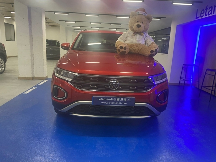Volkswagen T-Roc Más foto miniatura
